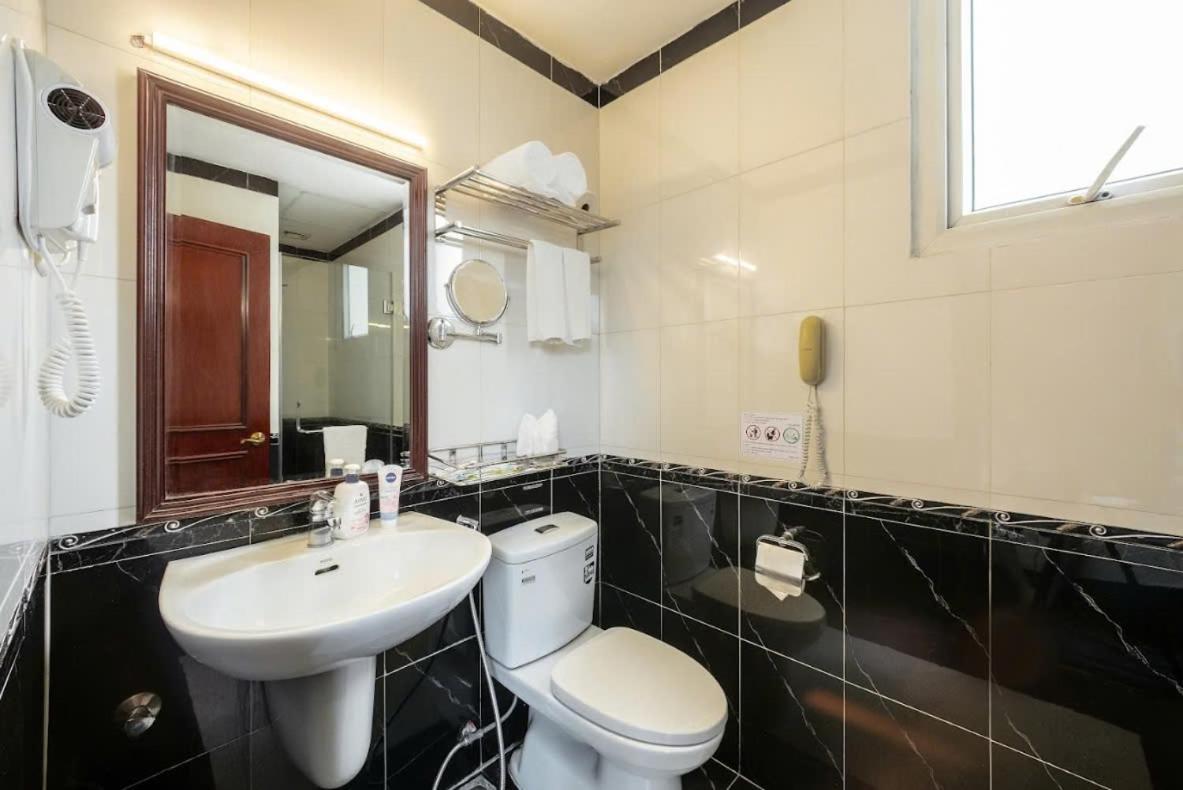 A25 Hotel - 15 Tran Quoc Toan Hanoi Kültér fotó
